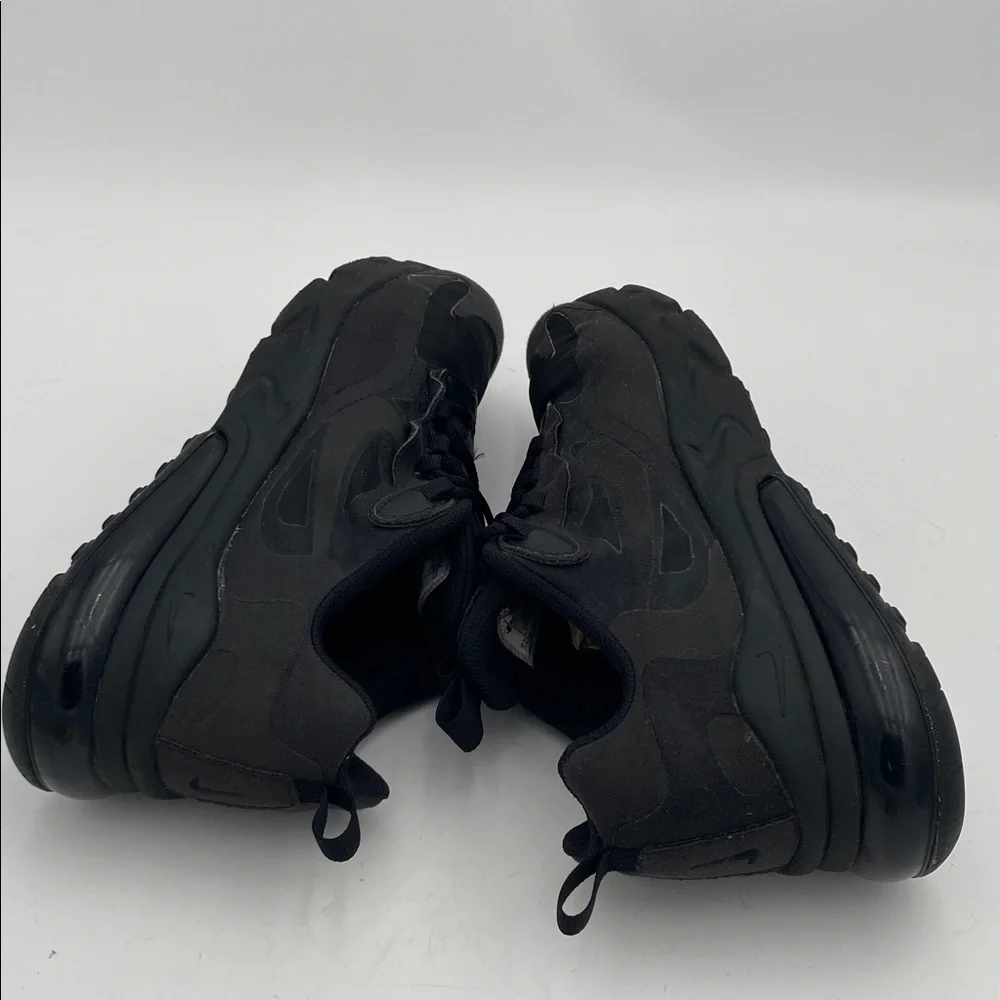 Nike comfortable sneakers